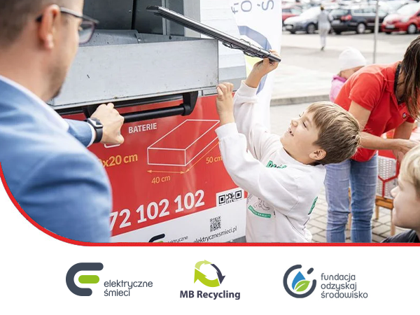 Elektryczne śmieci w Rybniku - kontener czerwony